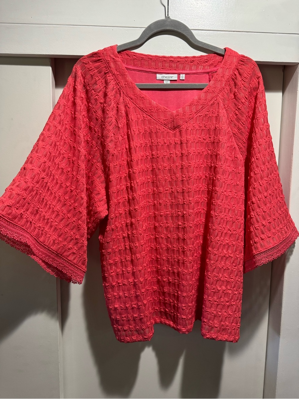 Chico’s Coral 3/4 sleeve knit lined blouse